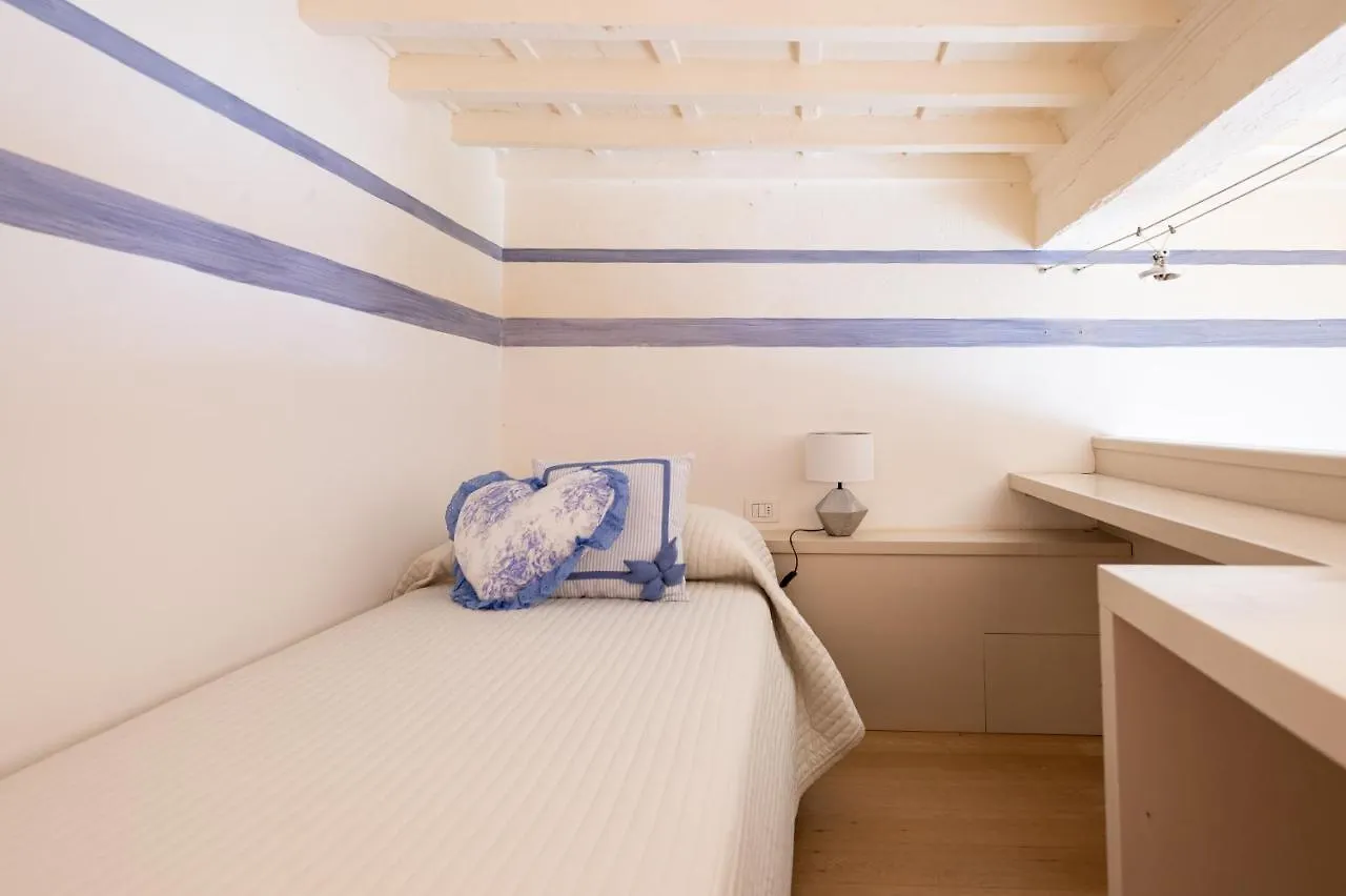 Appartamento Central And Roomy Near The Station And Duomo - Homeunity Firenze