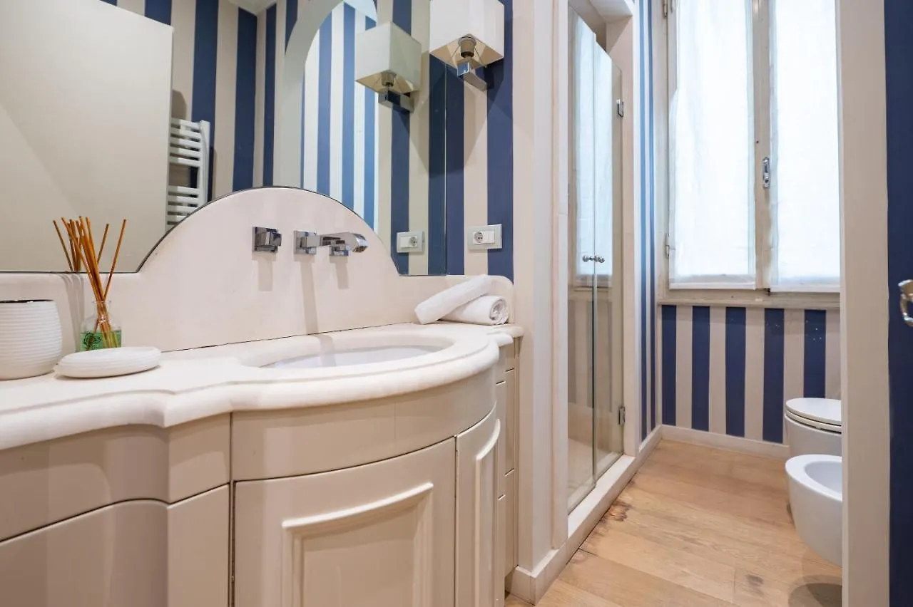 Central And Roomy Near The Station And Duomo - Homeunity Firenze Appartamento